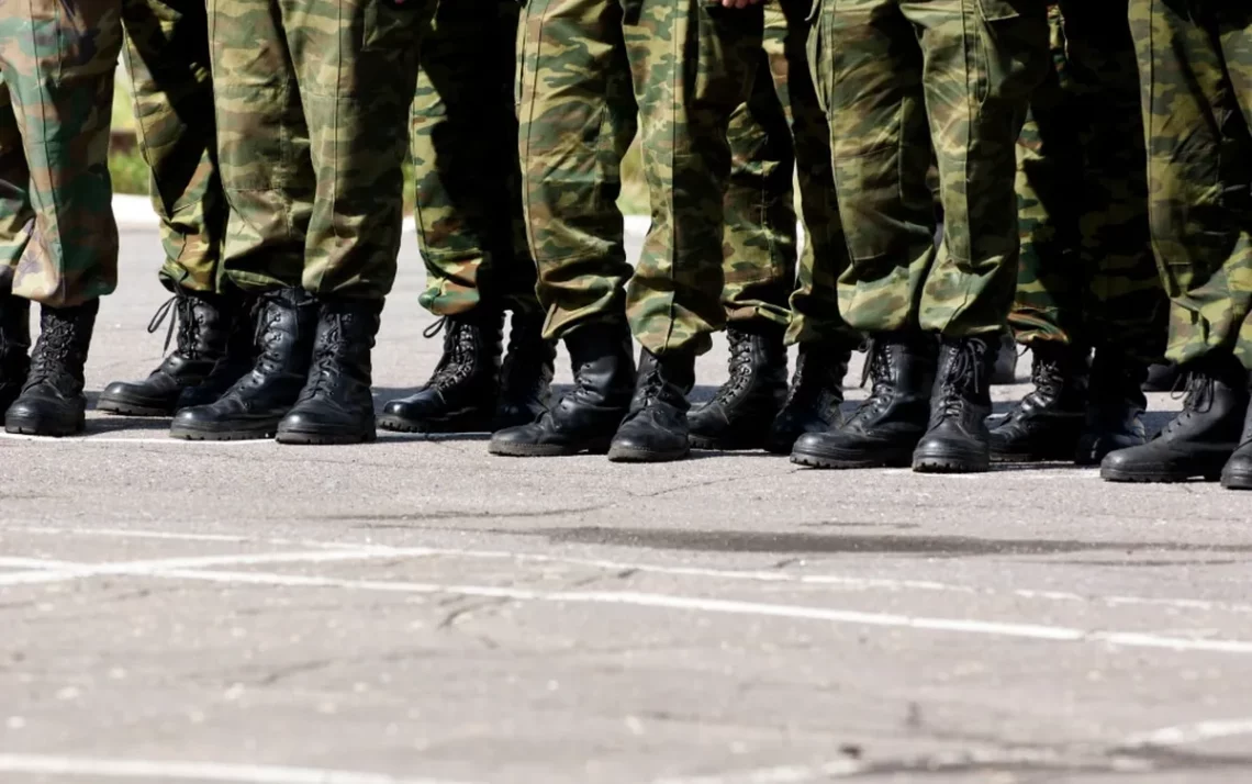 desistência, saída voluntária, departamento da carreira militar, military service departure;