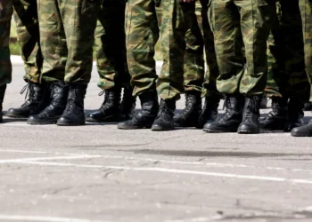 desistência, saída voluntária, departamento da carreira militar, military service departure;