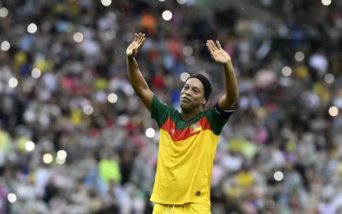 Ronaldinho, Gaúcho, ex-jogador, ex-crack;